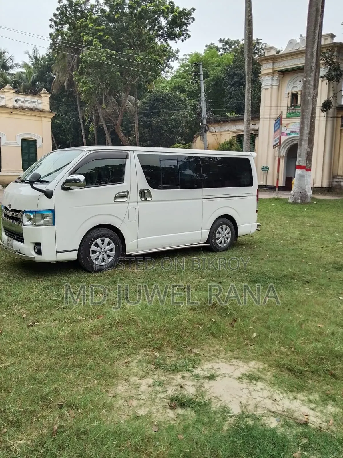 Toyota HiAce 2005 White