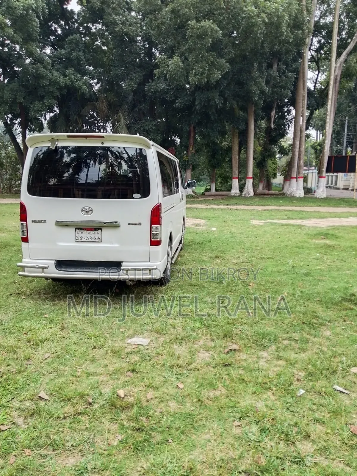 Toyota HiAce 2005 White