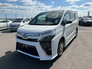 Toyota Voxy 2021 Pearl