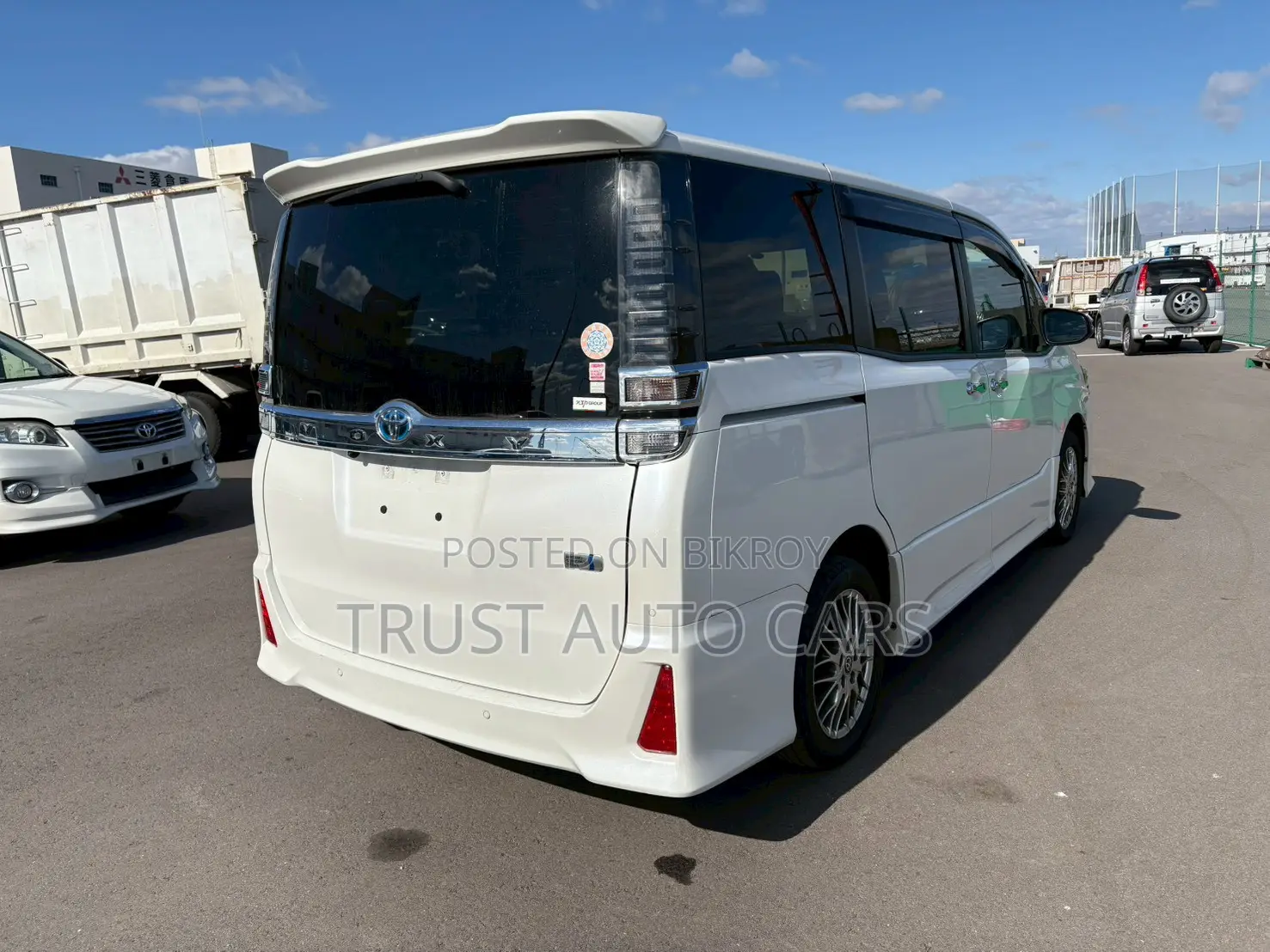 Toyota Voxy 2021 Pearl