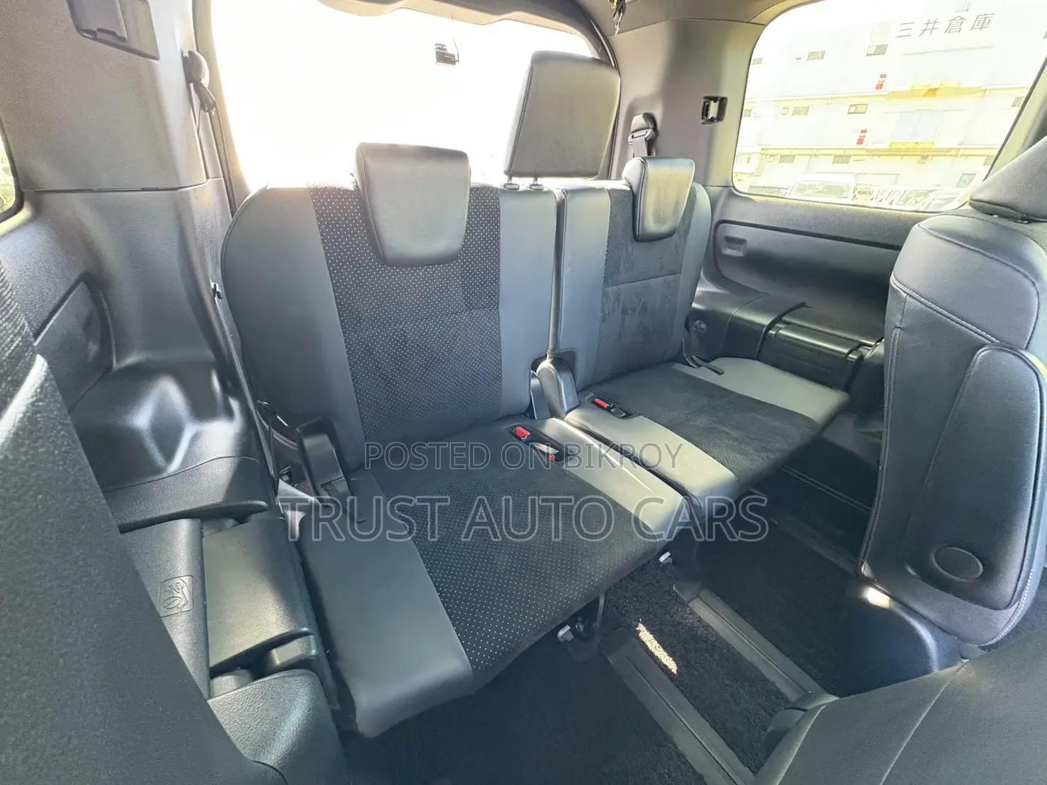 Toyota Voxy 2021 Pearl