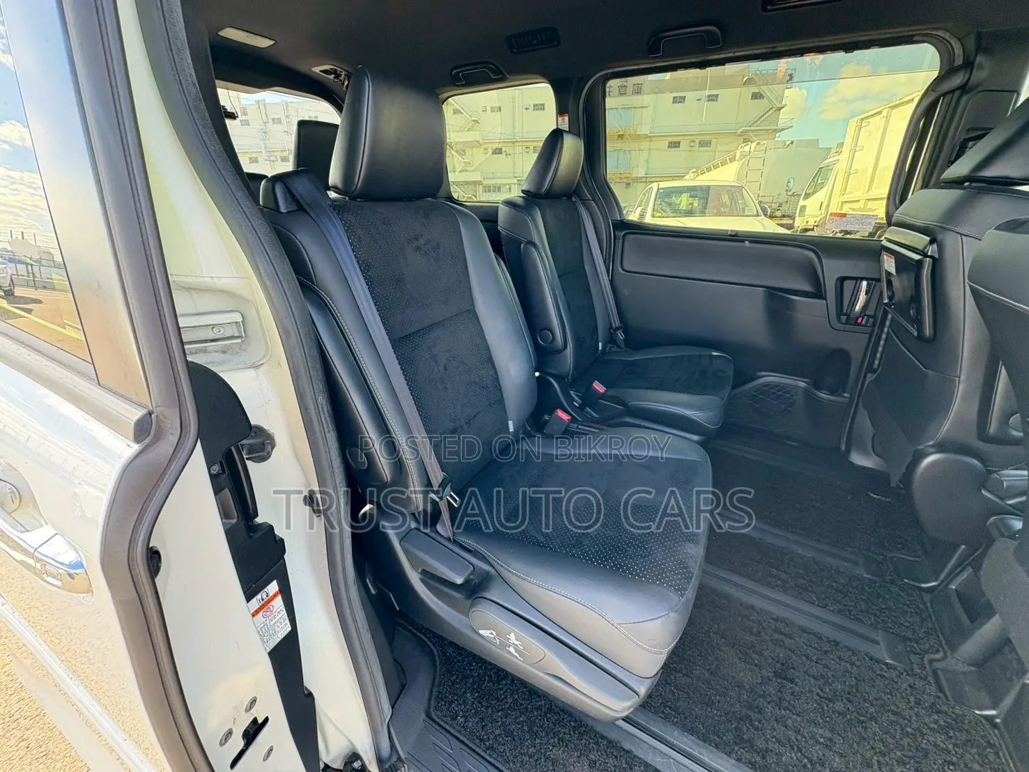 Toyota Voxy 2021 Pearl
