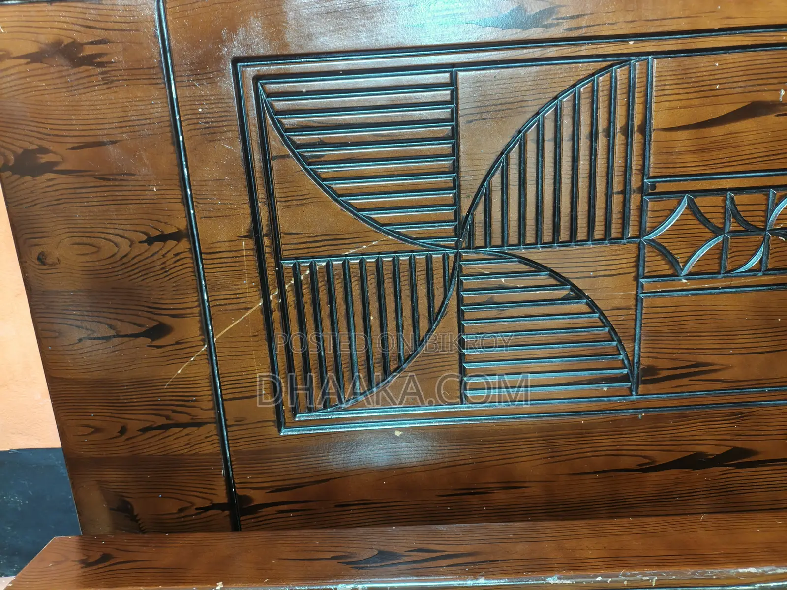 Malaysian wood bed for sale (Mdf)