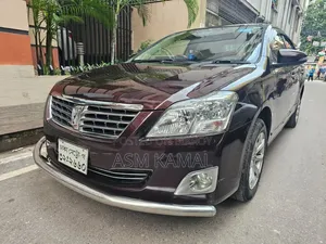 টয়োটা প্রিমিয়ো ২০১৫ মেরুন
