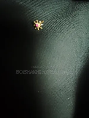 21 Karat Gold Nosepin for Sale