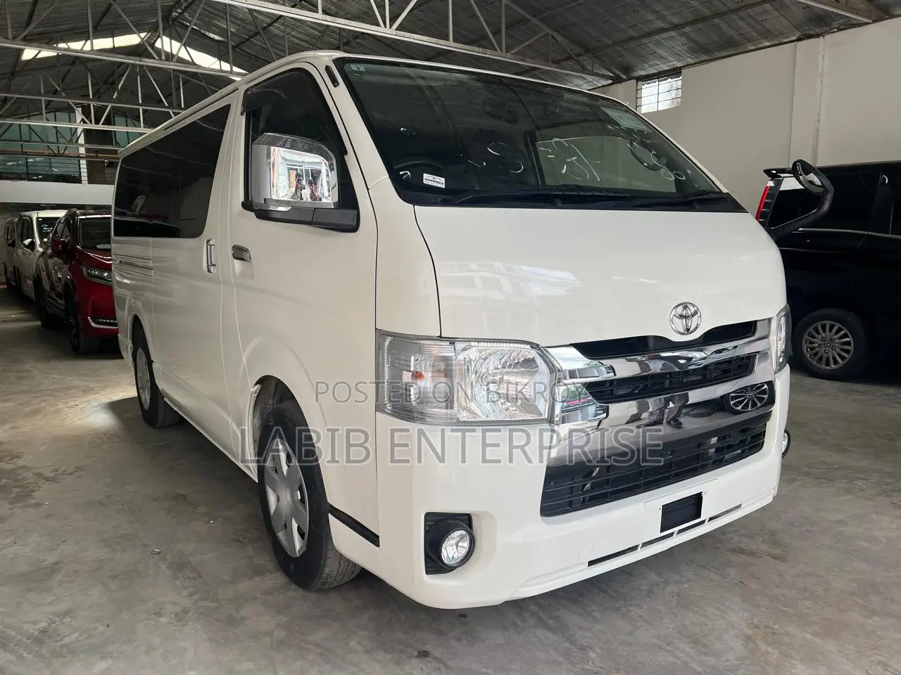 Toyota HiAce 2021 White
