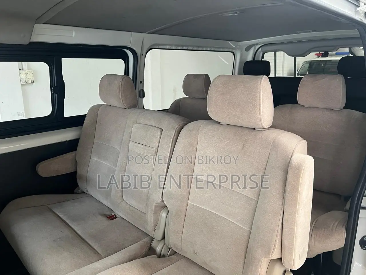 Toyota HiAce 2021 White
