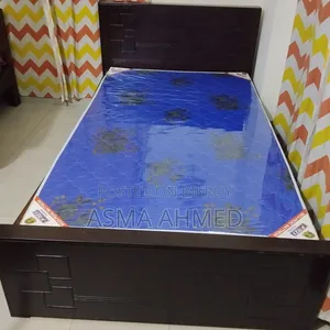 একটি নতুন খাট এবং একটি নতুন ম্যাট্রেস বিক্রি করব