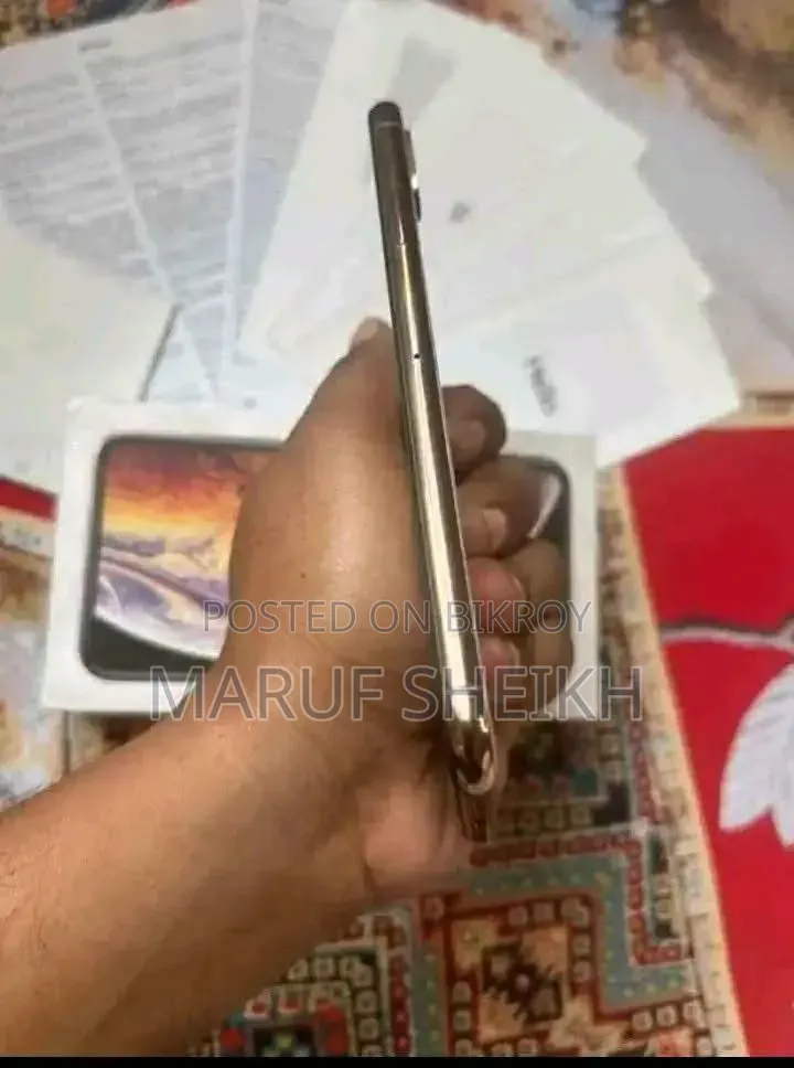 অ্যাপল আইফোন এক্সএস ২৫৬ জিবি হোয়াইট