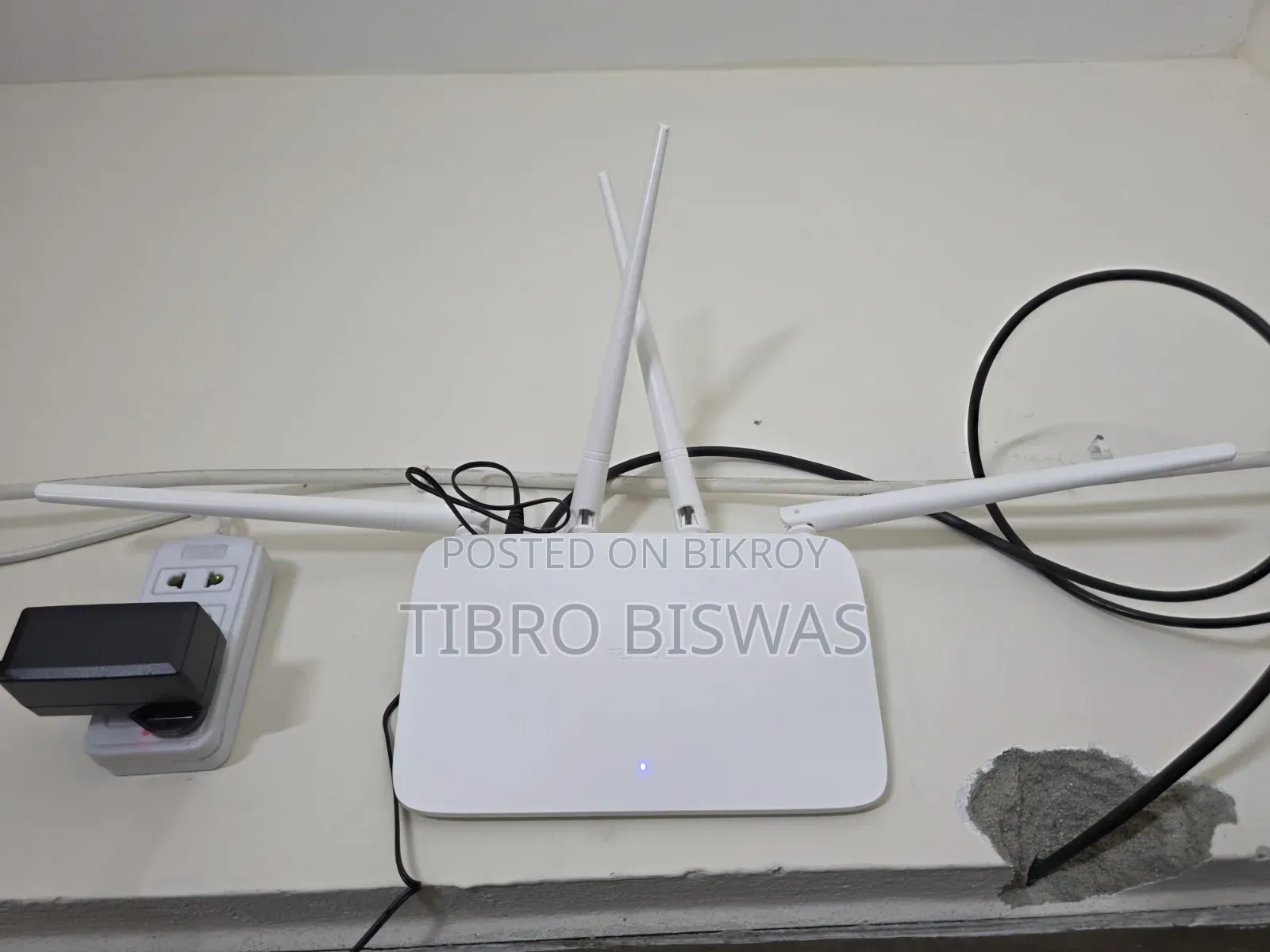 Tenda Router , Model: F6
