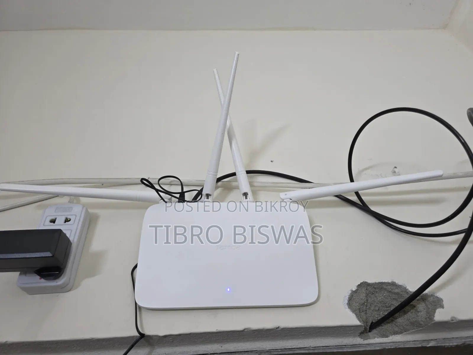 Tenda Router , Model: F6