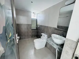 ২০ বেডরুমের বাড়ি বসুন্ধরায় বিক্রয়ের জন্য