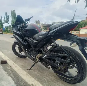 সুজুকি জিক্সার এসএফ ২০১৬ কালো