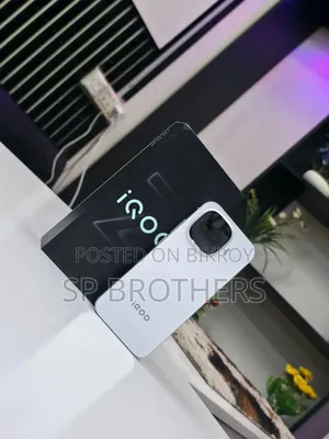 iQOO 256 GB White