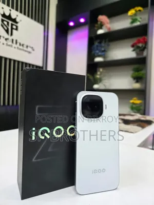 iQOO 256 GB White