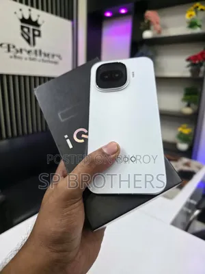 iQOO 256 GB White