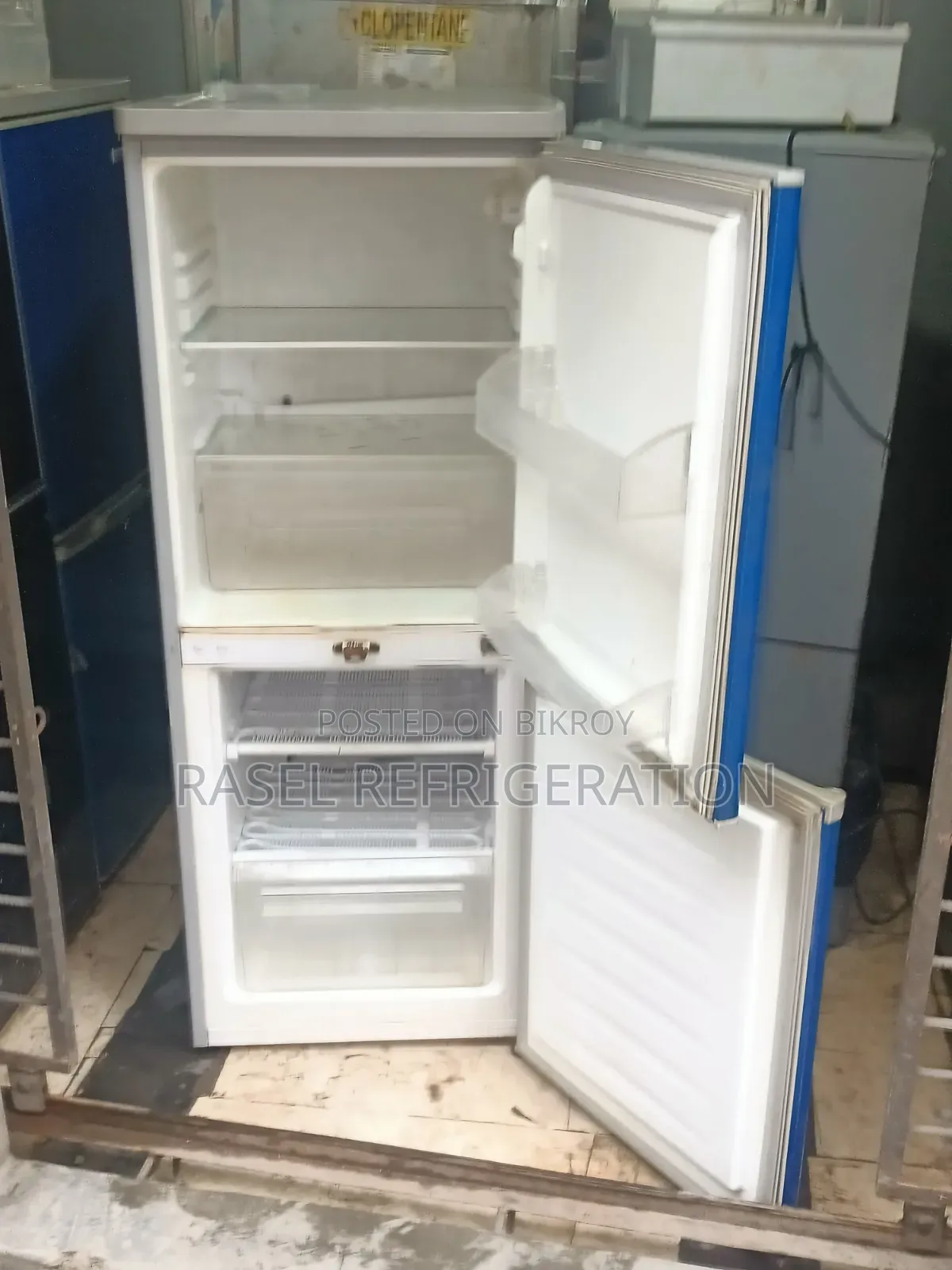 14 CFT running Singer fridge for sale.