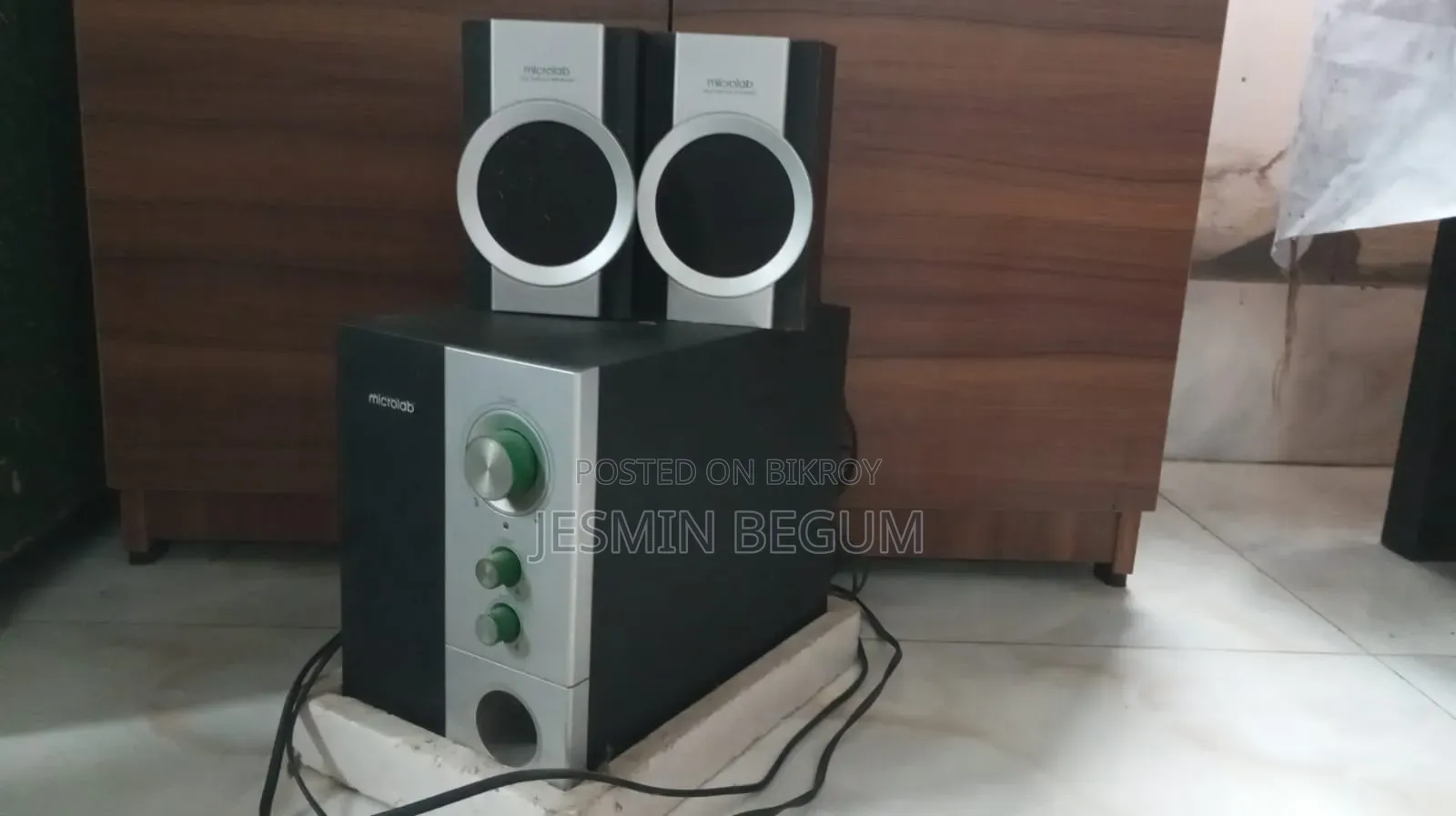 মনিটর এবং সাউন্ড বক্স বিক্রির পোস্ট