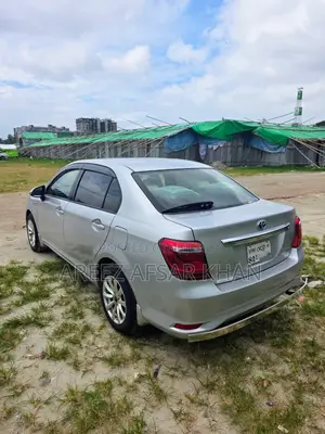 Toyota Axio 1.5 Hybrid 2WD 2015 Silver