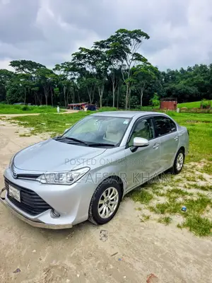 Toyota Axio 1.5 Hybrid 2WD 2015 Silver