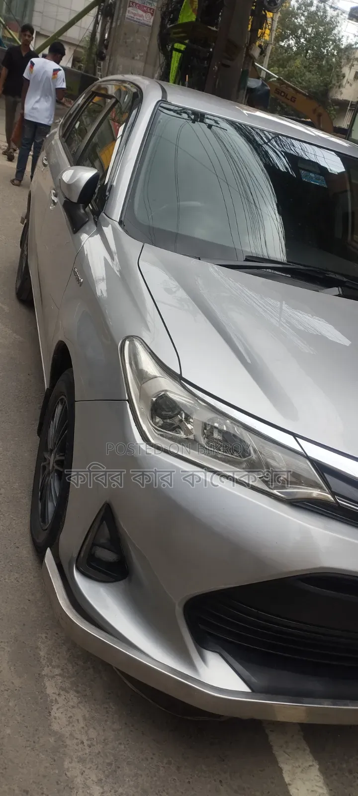 টয়োটা করোলা ফিল্ডার ২০১৭ সিলভার