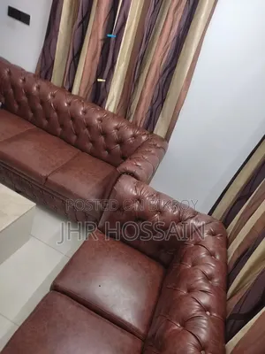 Luxury Chesterfield Leather Sofa With Marble Table
