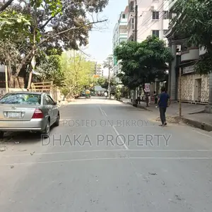 30ft Road 5 Katha Park East at Sector-13
