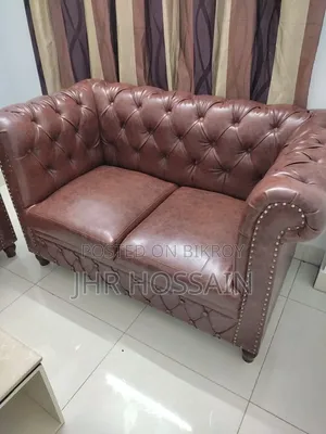 Luxury Chesterfield Leather Sofa With Marble Table