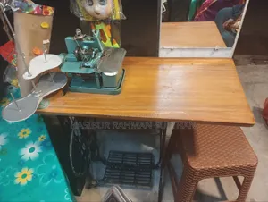 লক সেলাই মেশিন