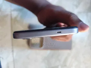 Tecno Spark 40 128 GB Silver