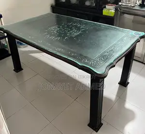6-seater dining table for sale.