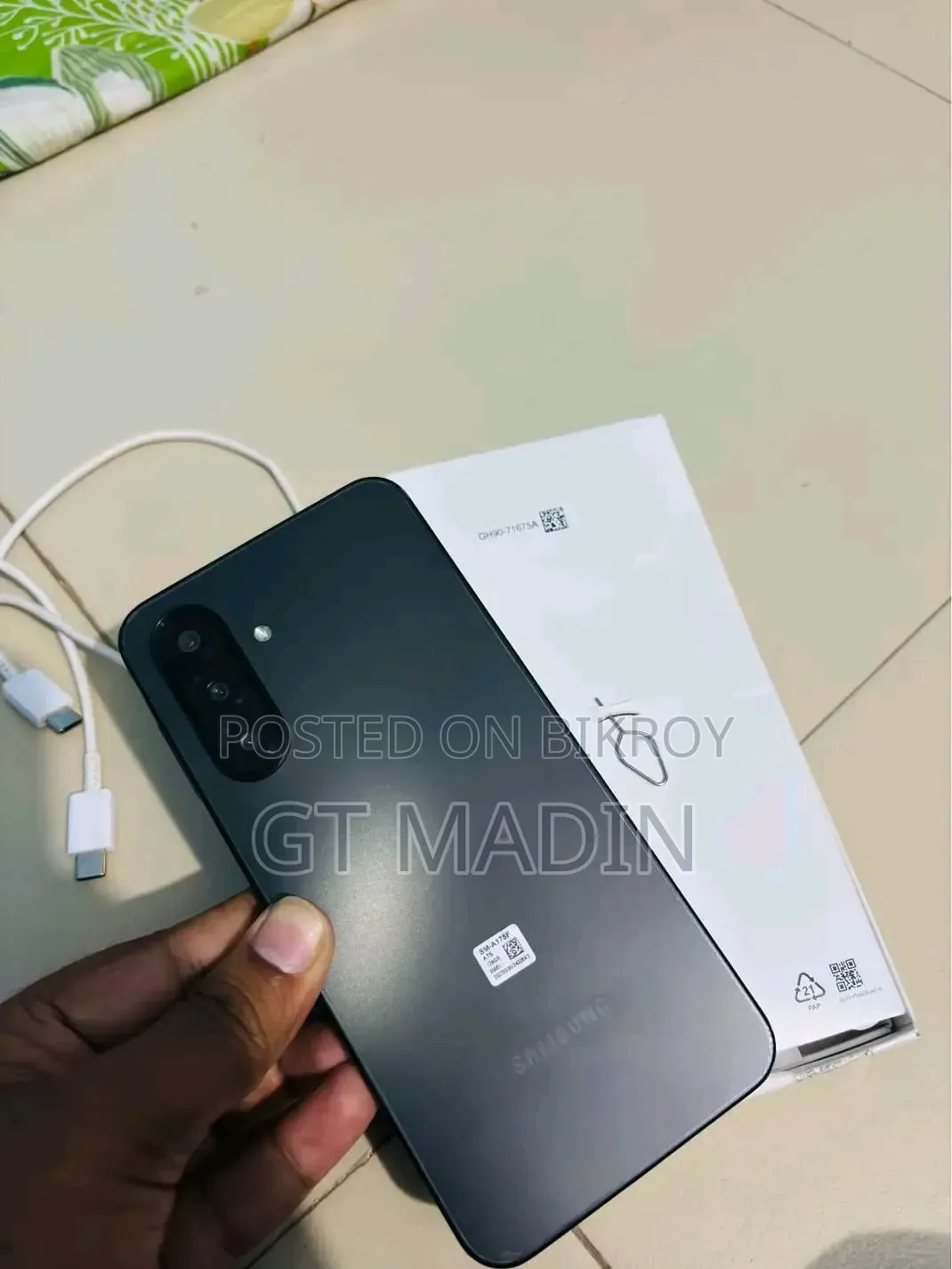 স্যামসাং গ্যালাক্সি এ১৭ ৫জি ২৫৬ জিবি ব্ল্যাক
