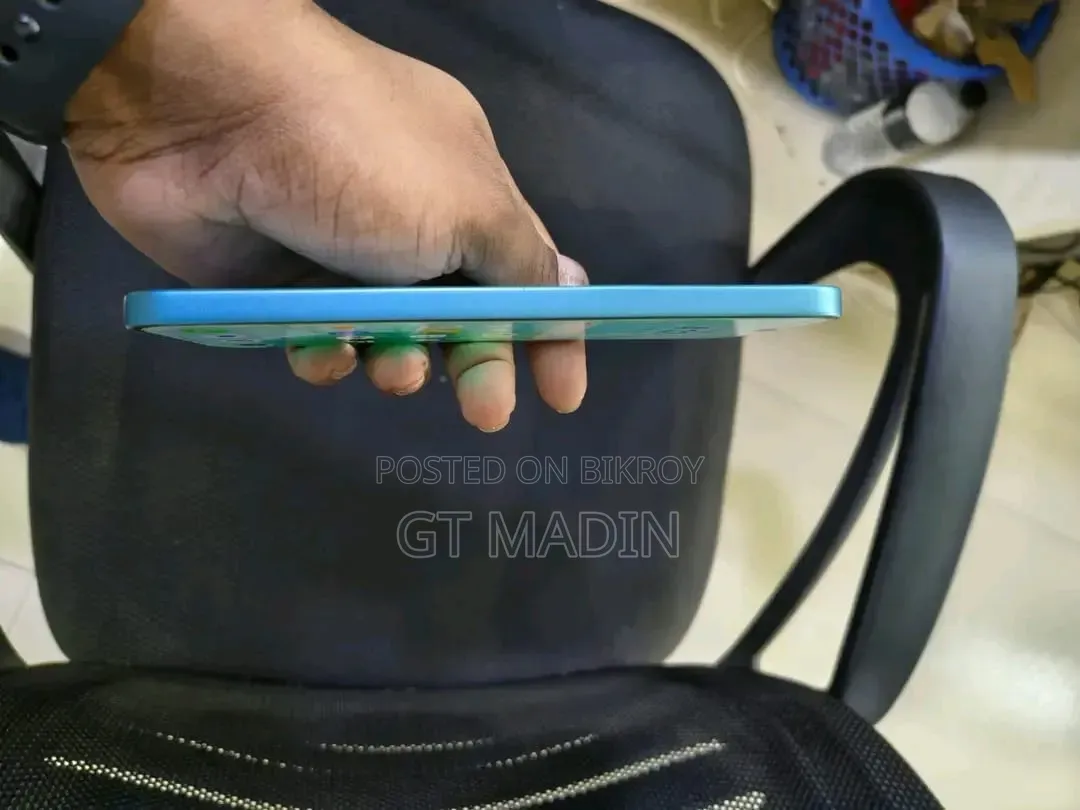 অনার ৪০০ ২৫৬ জিবি গ্রিন