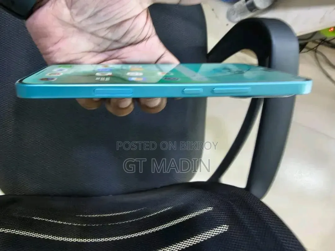 অনার ৪০০ ২৫৬ জিবি গ্রিন