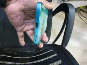 অনার ৪০০ ২৫৬ জিবি গ্রিন