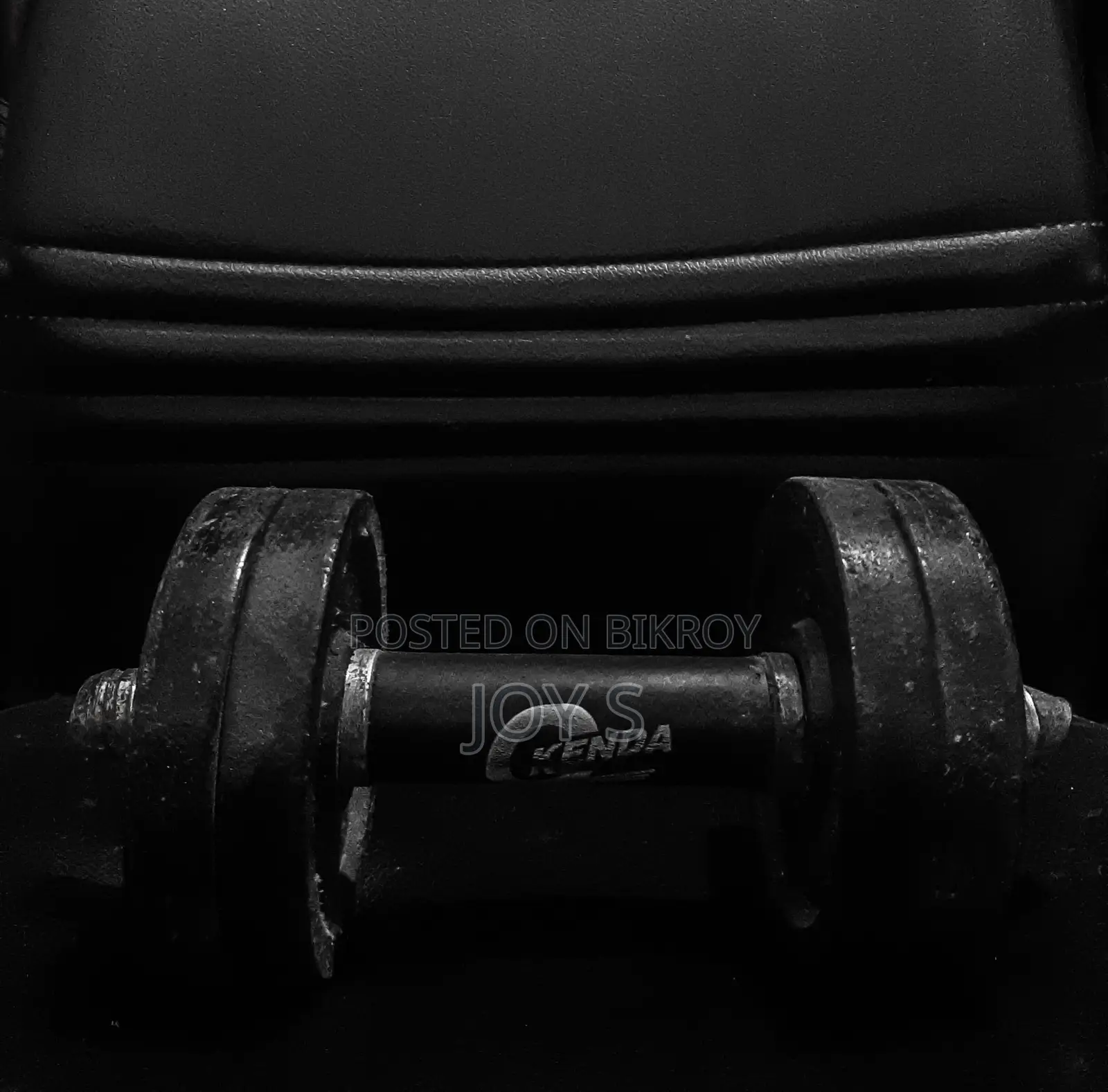 1 Dumbbell Bar With 4 Dumbbell Plates (5KG Total)