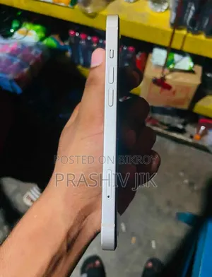 অ্যাপল আইফোন ১৩ ১২৮ জিবি সাদা