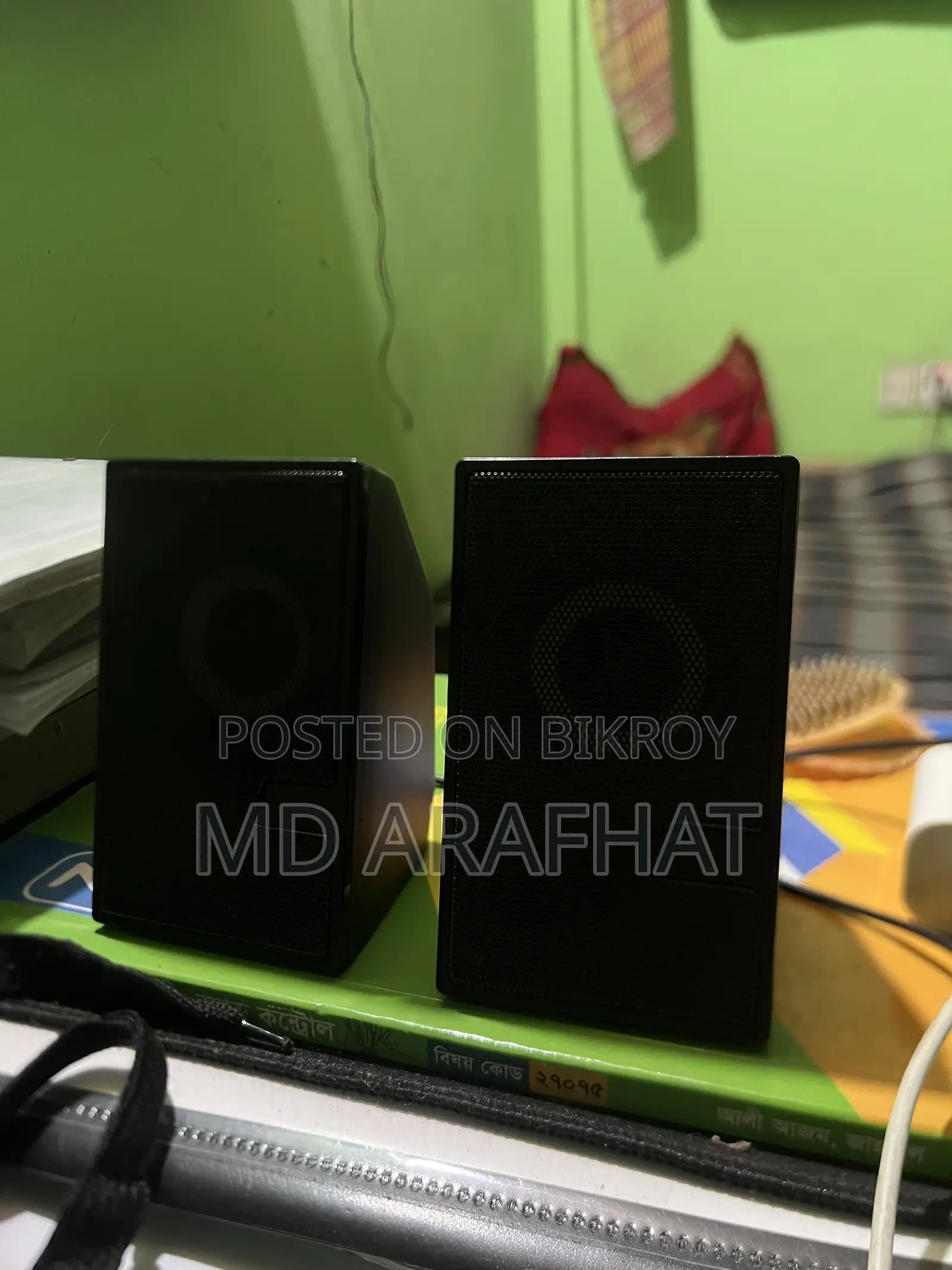 স্পিকার মাএ ৩০০ টাকা