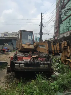 তাদানো টিআর-৮০এমএল ৮ টন রাফ টেরেইন ক্রেন (হিনো টার্বো ইঞ্জিন)