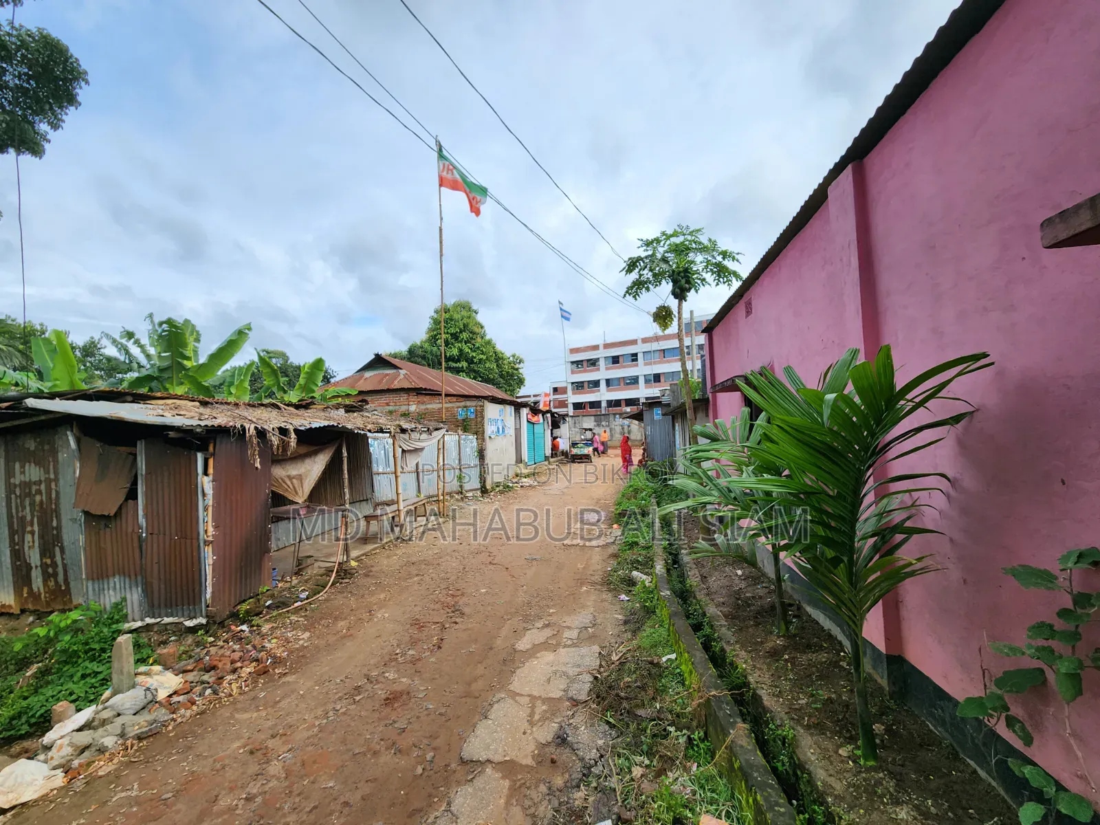 দোকানসহ জমি বিক্রি হবে