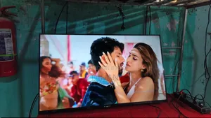 তোশিবা স্মার্ট ৩২" টিভি বর্ডারলেস