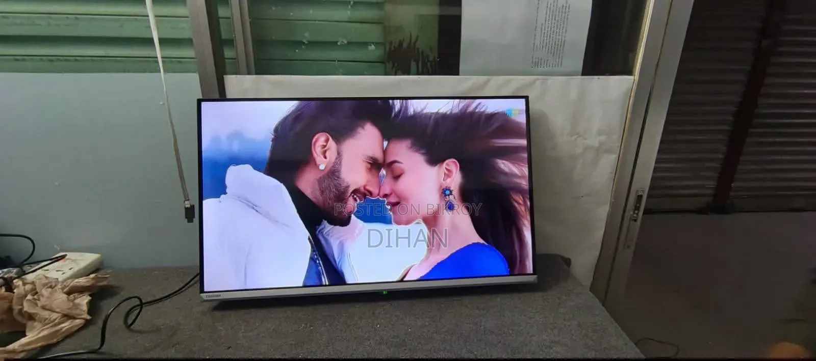 তোশিবা স্মার্ট ৩২" টিভি বর্ডারলেস