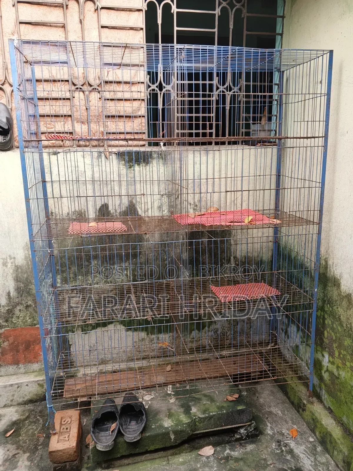 কবুতরের খাঁচা