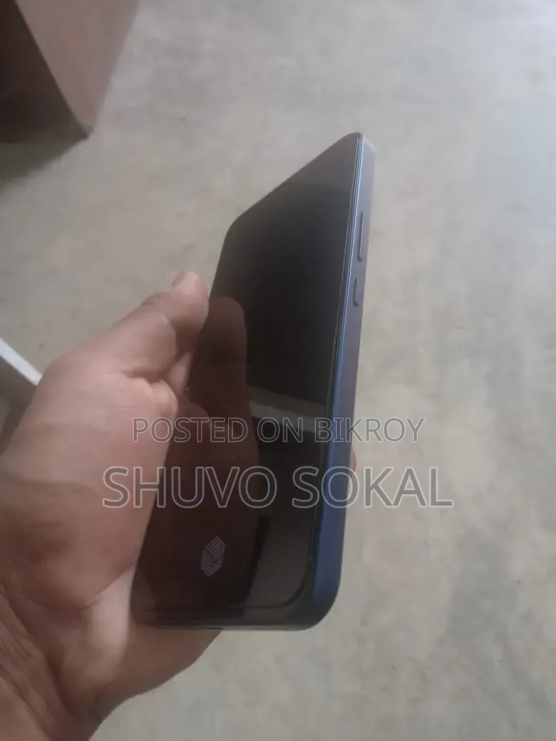 New Vivo V70 256 GB Blue