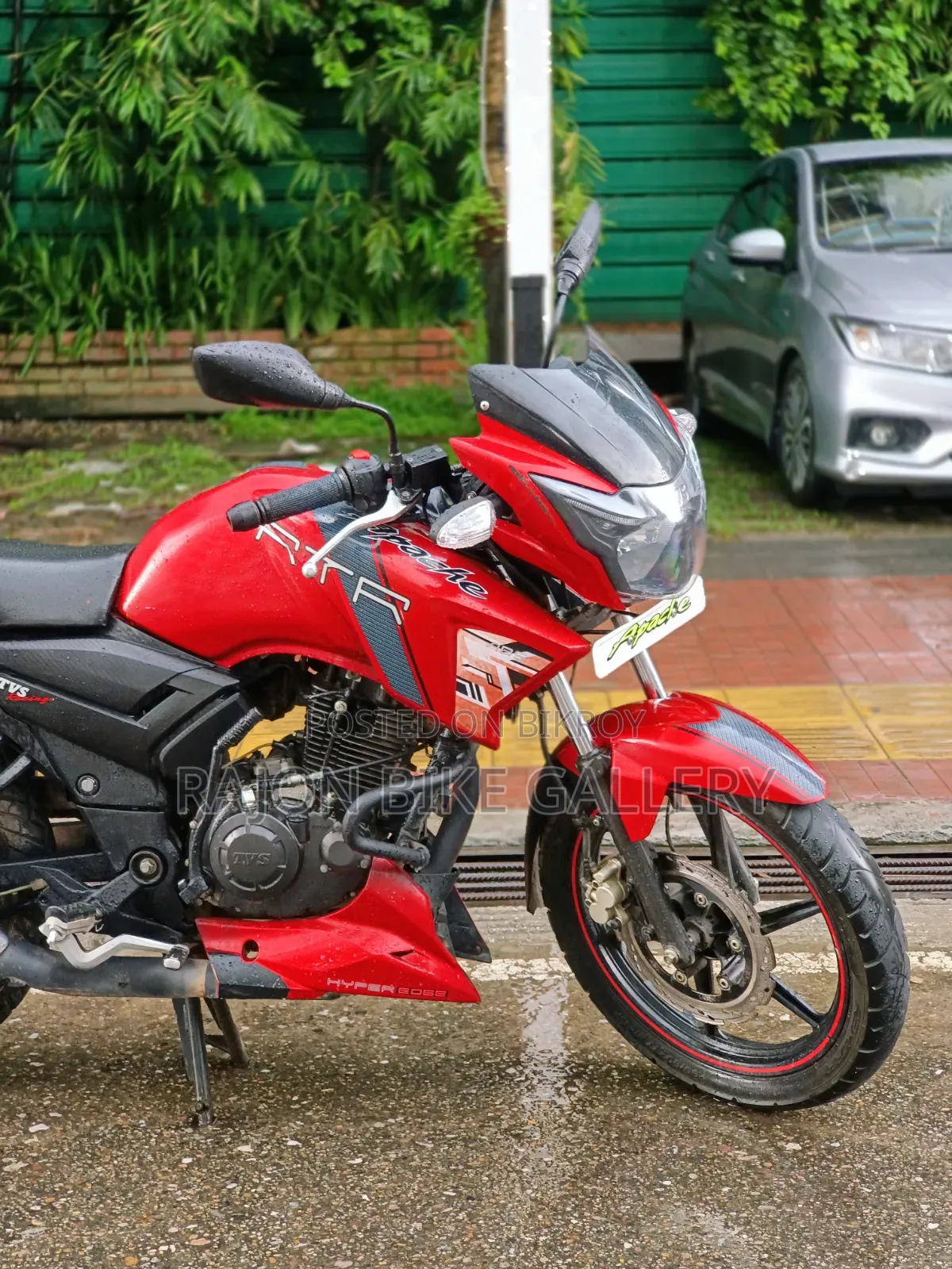 টিভিএস ২০১৮ রেড