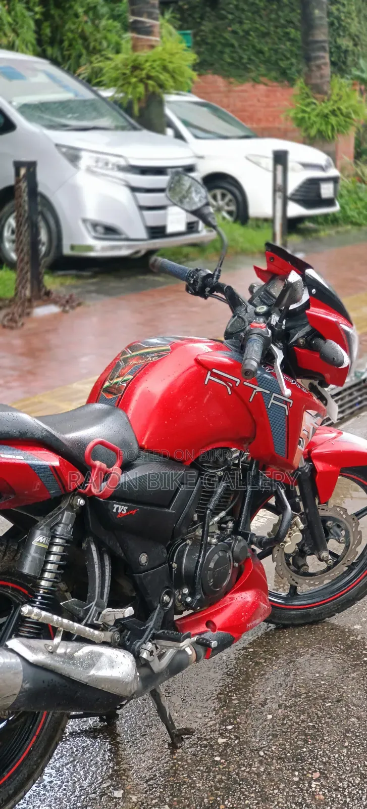 টিভিএস ২০১৮ রেড