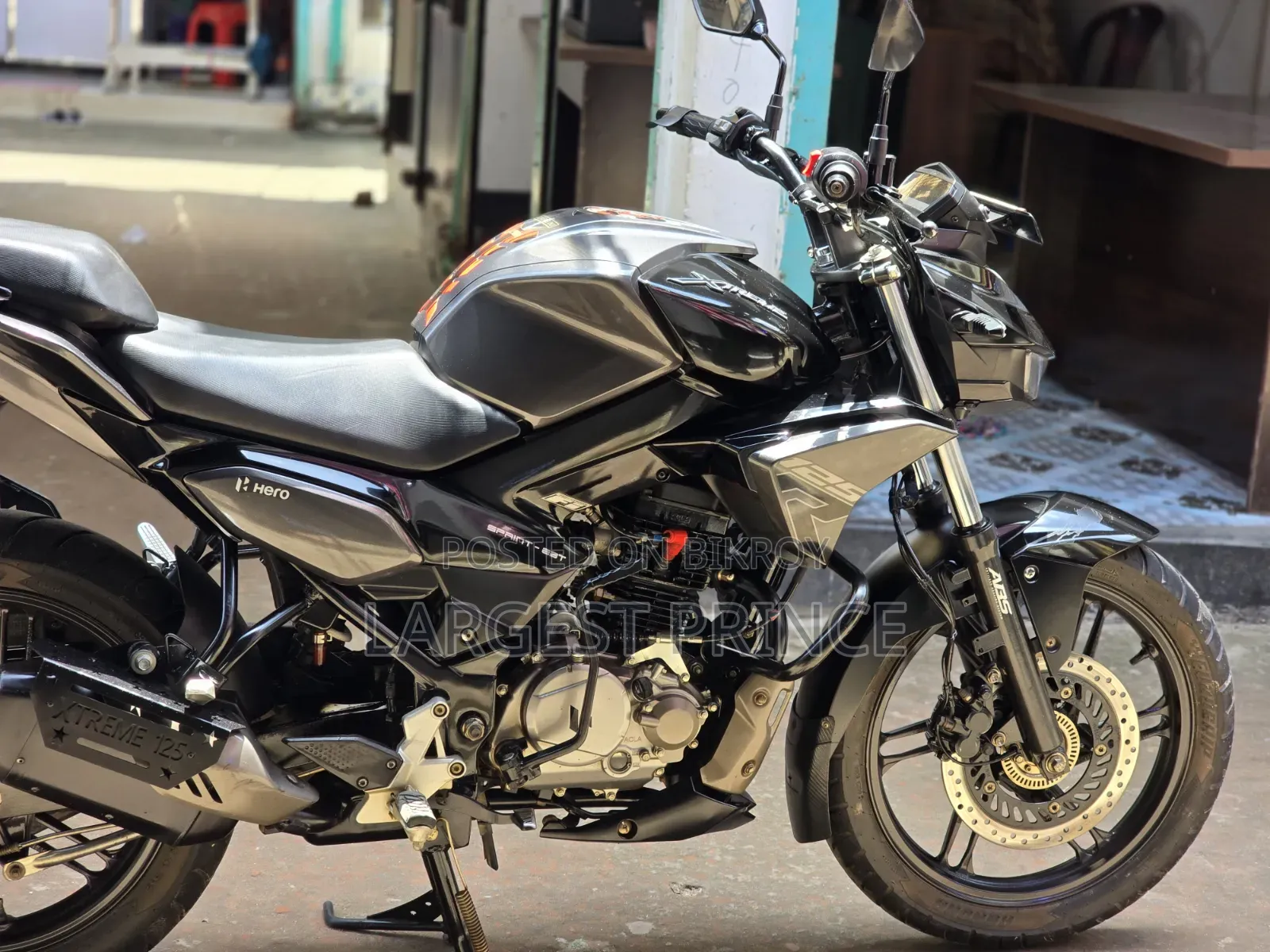 New Hero Xtreme 125R 2025 Black