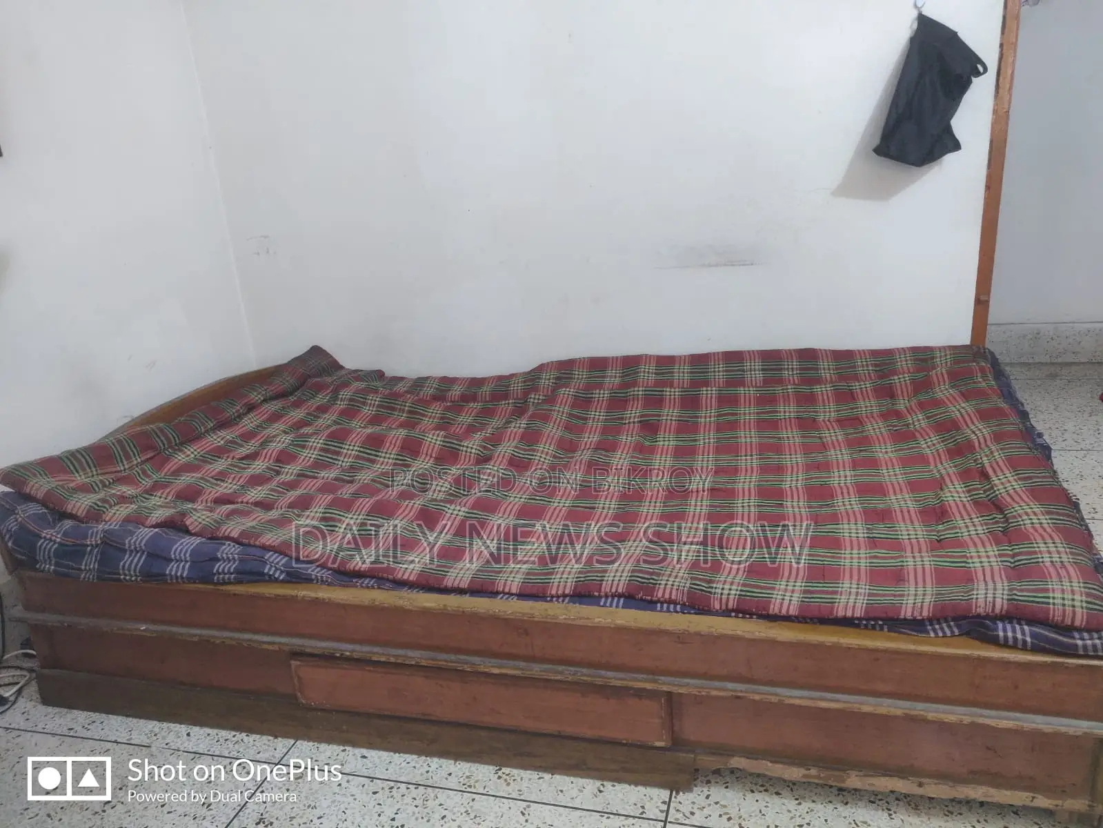 সেমি বক্স খাট