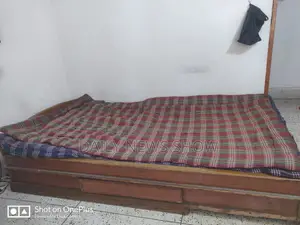 সেমি বক্স খাট