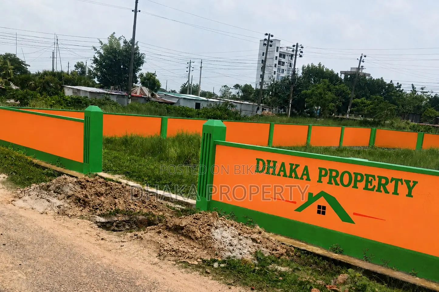 সেক্টর-১৭ তে ১৫০ ফুট রাস্তার কাছে ৩ কাঠা দক্ষিণমুখী জমি